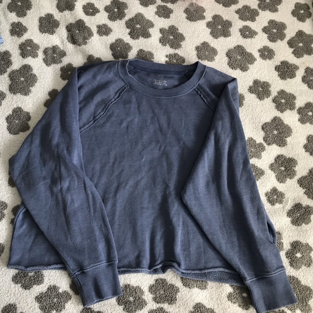 Elegant Blue Women's Crewneck Sweater
